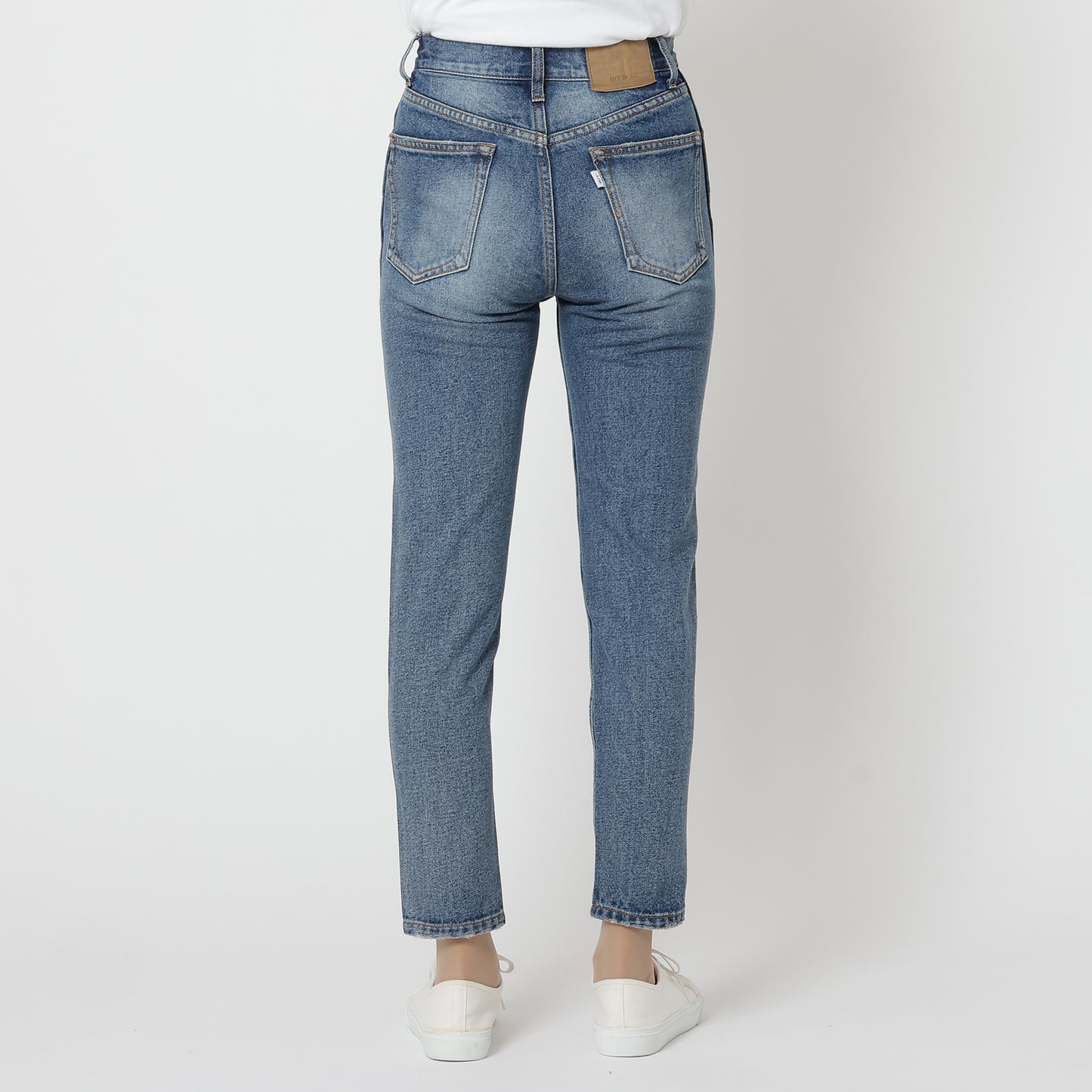 Tapered Denim for Women (61504-2)